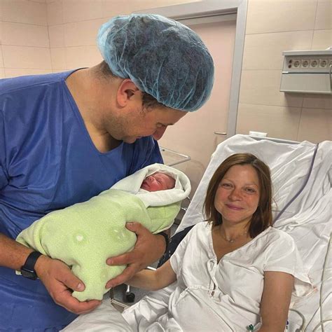 ABD'de Siyah Tenli Bir Çocuk Doğuran Kadının Kocasını Çok Kahve İçmekle ...