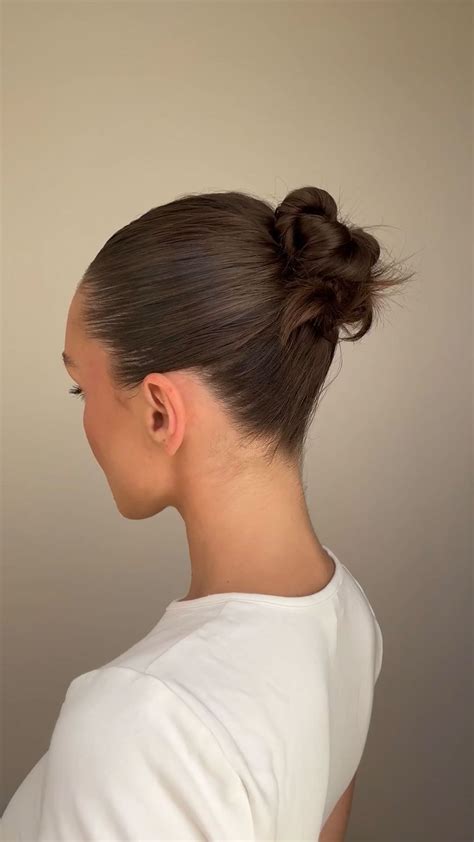 Emma Rose on Instagram: "Easy 5 minute slick bun for finer hair!! I ...