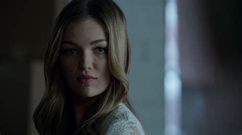 Lili Simmons Banshee