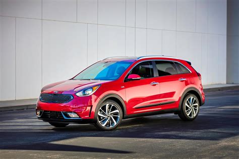 2017 Kia Niro Hybrid Unveiled with 1.6L Engine and 50 MPG Combined ...