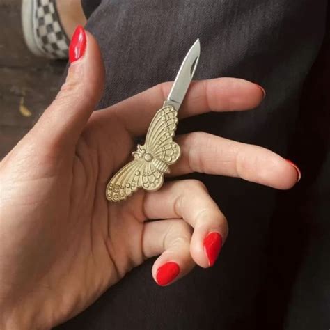 butterfly pocket knife | Pretty knives, Girly things, Knife aesthetic