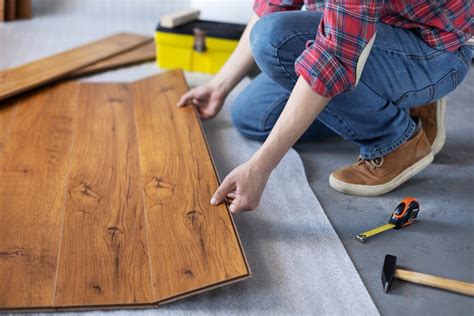 Choosing the Best Glue for Vinyl Plank Flooring: Secret Tips
