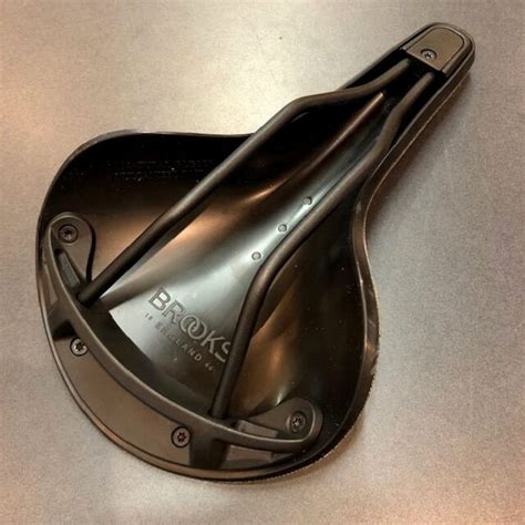 BROOKS Cambium C17 【MUD GREEN】 | LORO ONLINE STORE