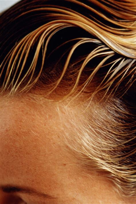 The Common Mistake That Can Lead to Mold Growing in Your Hair | Hair ...