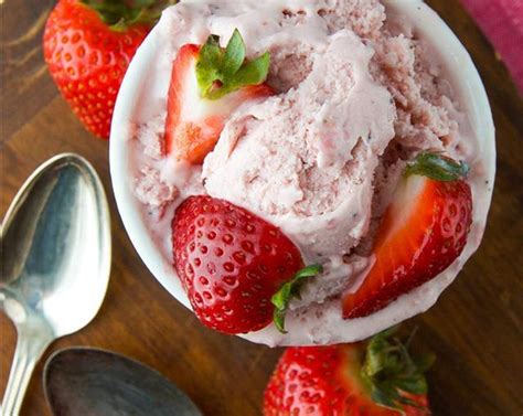 Strawberry Daiquiri Ice Cream Recipe | SideChef