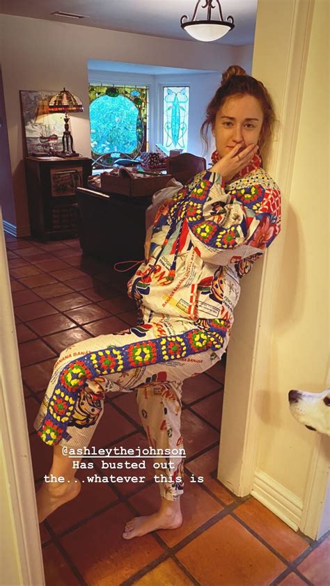 Ashley Johnson : r/CelebritiesBarefoot