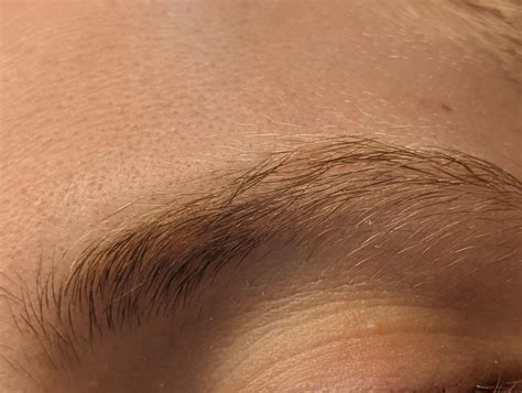 Do all natural blondes/redheads have so many clear hairs? : r ...