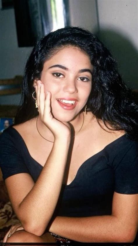 Shakira Dark Hair