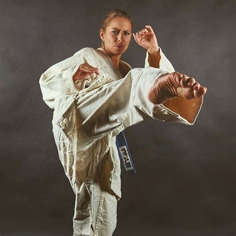 Martial Arts Girl, Martial Arts Women, Female Martial Artists, Foot Pics, Victorian Women, Women ...