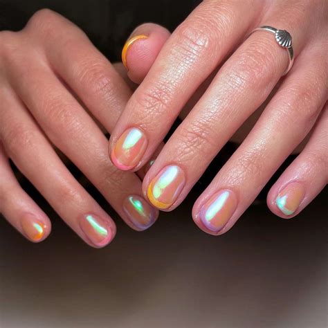 28 Short Chrome Nail Ideas For a Gorgeous, Glazed Manicure