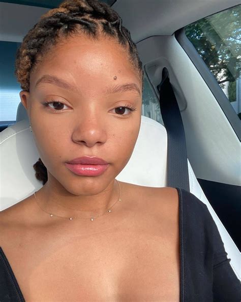 HALLE BAILEY – Instagram Photos 08/29/2022 – HawtCelebs