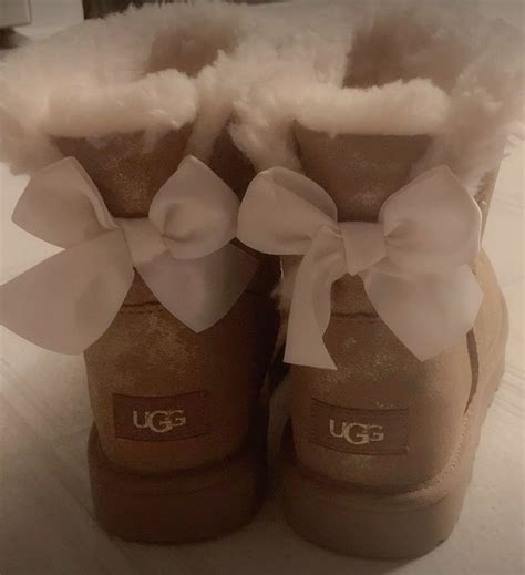 pink bow uggs !🎀🤍.°🎧 | Uggs with bows, Cute uggs, Fashion shoes