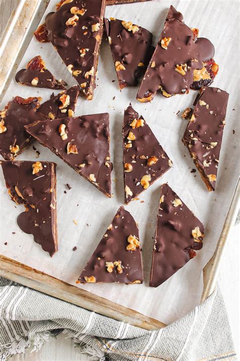Easy Chocolate Date Bark with Peanut Butter (Viral Recipe) - The ...