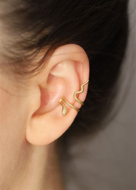 How To Wear Snake Ear Cuff at Archie Lopez blog