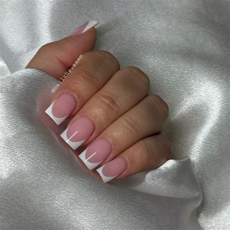 40+ Elegant Short French Nail Ideas For 2024 - DrExplains
