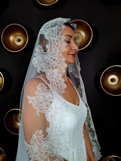 Romantic Lace Edge Bridal Veil Mantilla Lace Spanish Veil Catholic ...