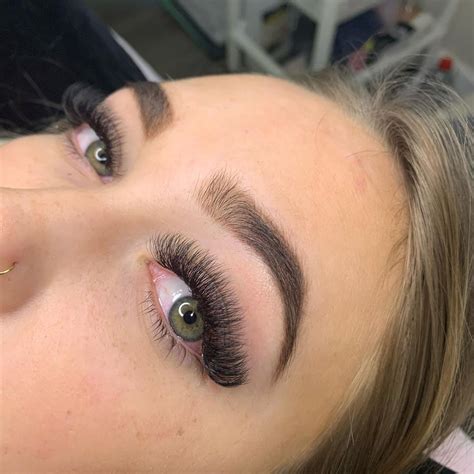 Pin by krol carrion on Guardado rápido | Lash extensions styles ...