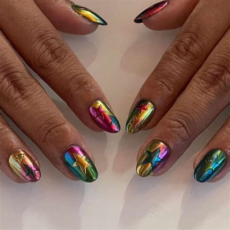 35 Chrome Nail Ideas For a Shining, Trendy Manicure