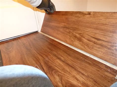 How To Stagger Laminate Flooring Planks – Flooring Tips