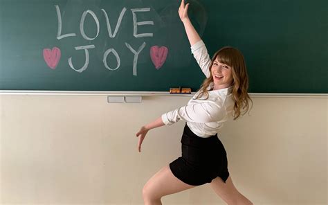 【June Lovejoy】在日本业界工作的女老师也来玩动森啦，快来看看吧_哔哩哔哩_bilibili