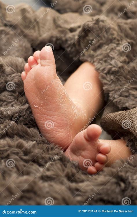 [最も共有された！ √] my toddlers feet are peeling 568909-My babies hands and ...