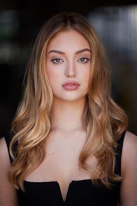 Actresses In Their 20s Famous Actresses In Their 20s You Should Know