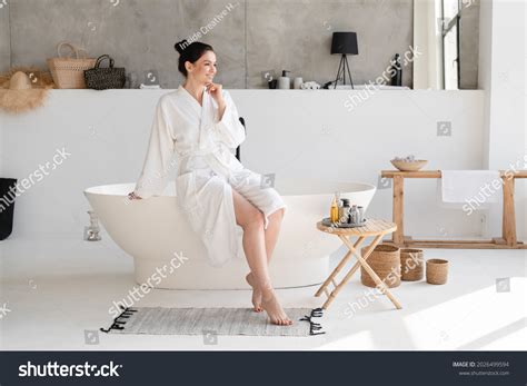 1+ Hundred Hard Body Nude Women Royalty-Free Images, Stock Photos & Pictures | Shutterstock