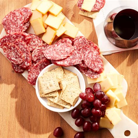 Cabernet & Savory Snack Collection | Hickory Farms