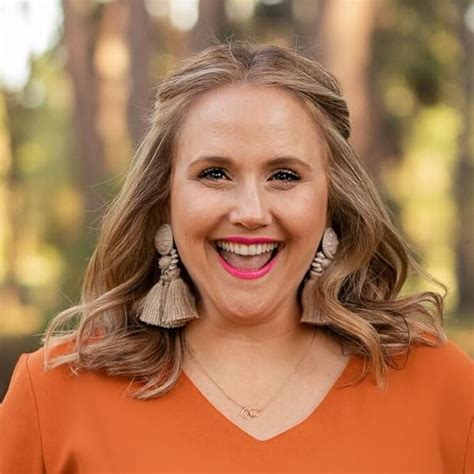 He Is: An Advent Study on the Attributes of God: Kiser, Becky, Ivey ...