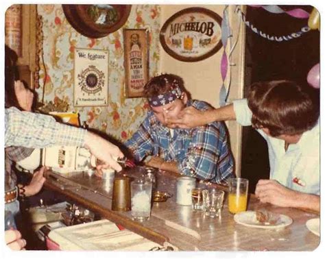 Men drinking at an unidentified bar in the 1970s : r/Thewaywelived