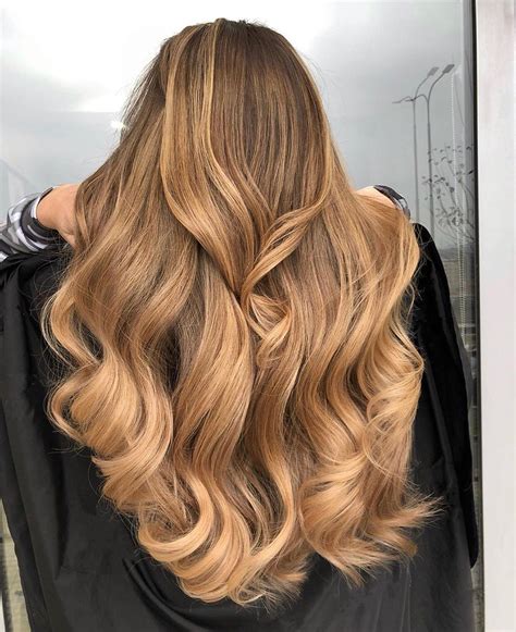 Dark Caramel Hair Color With Blonde Highlights