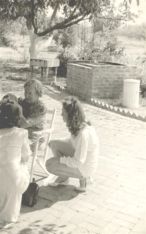 Marilyn with her mother-in-law Ethel Dougherty | Marilyn monroe, Norma ...