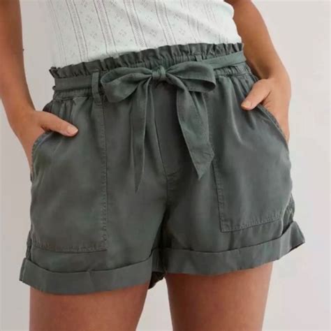 NWT Aerie Army Green Paper Bag Shorts | Spring outfits casual, Spring ...