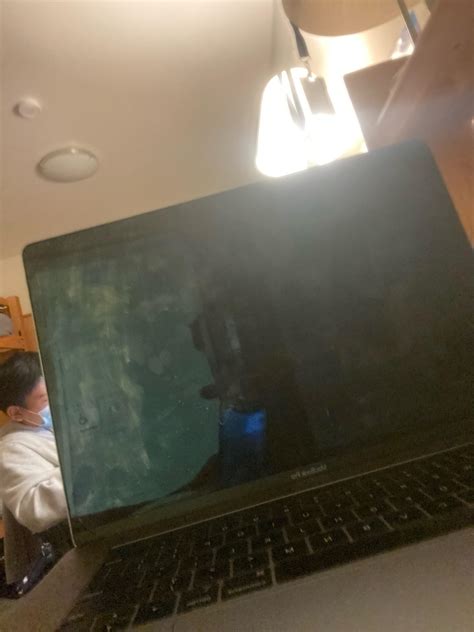 Why Is My Macbook Pro Screen Black And Not Turning On at Abigail Lester ...