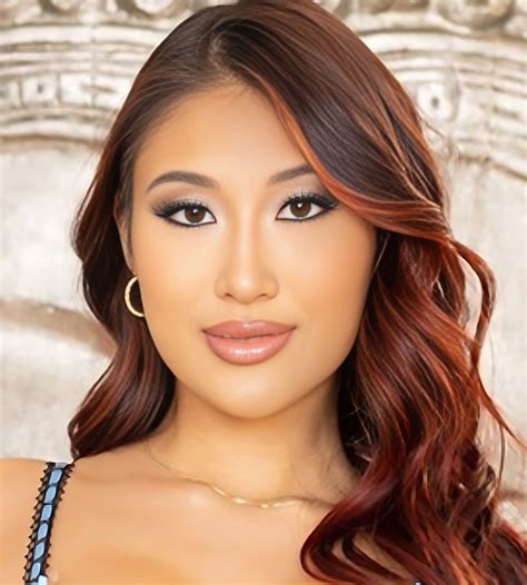 Mina Luxx (Actress) Age, Height, Weight, Wikipedia, Biography, Videos ...