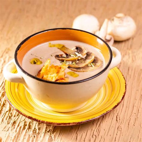 The Best Substitute for Cream of Mushroom (11 Alternatives) - Also The ...