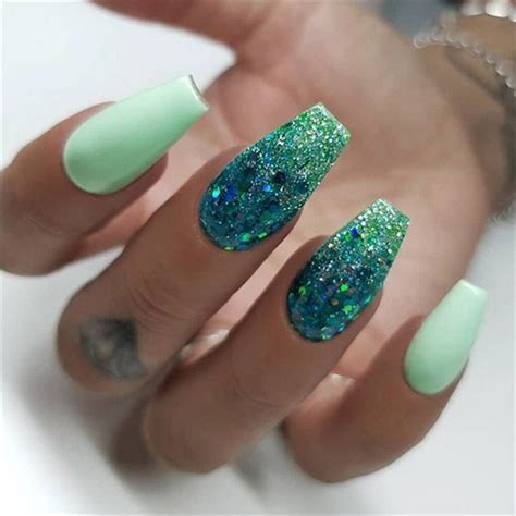 15 Striking Green Nail Designs to Try | Fashionterest
