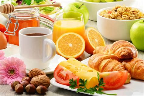 Mastering the Art of Airbnb Breakfast | HeartHomes