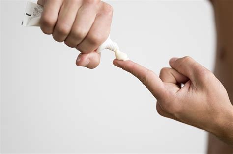 Terbinafina crema: Para qué sirve, dosis y cómo se aplica