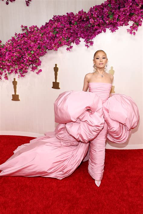Oscars Red Carpet 2024 Looks and Arrivals (Photos)
