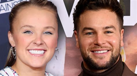 JoJo Siwa's Boyfriend Chris Hughes Says He Plans to Propose When Least ...