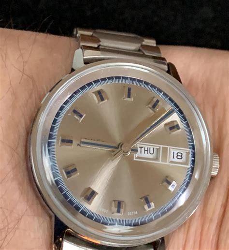 Rare Vintage Timex Day Date 26850 02774 Chrome Tone Base Metal Bezel ...