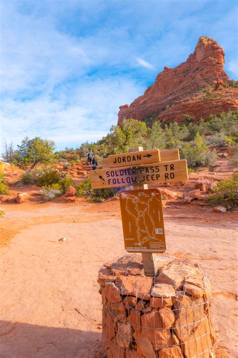 The Best Scenic Sunrise Hikes in Sedona, Arizona • Seeing Sam
