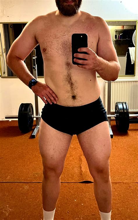 Same weight, 1 year apart (96.8kg/213lbs) : r/GYM