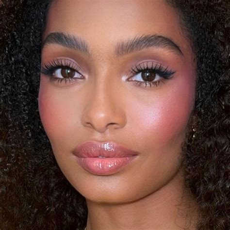 7 2025 makeup trends that will lead the pack | Glamour UK