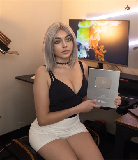 Zara Dar (Darcy) | #collegelife @zara.darz | Instagram