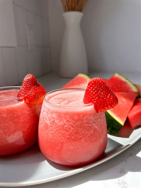 4-ingredient Strawberry Watermelon Lemonade Refresher - rachLmansfield