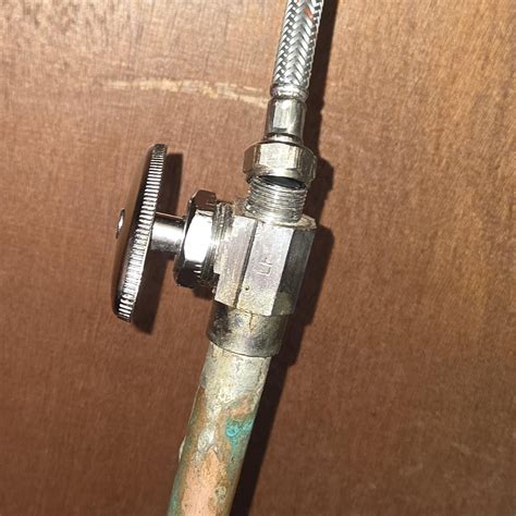 Split 1/4 water line? : r/Plumbing