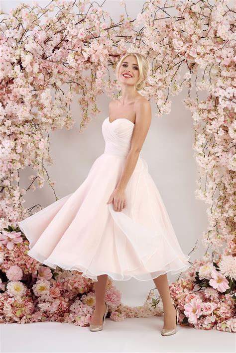 Blush pink short wedding dress | Honestweddingadvice.com