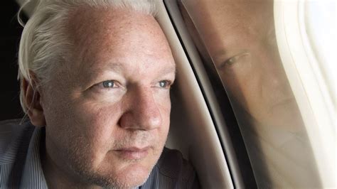 Julian Assange agrees to plea deal with US government